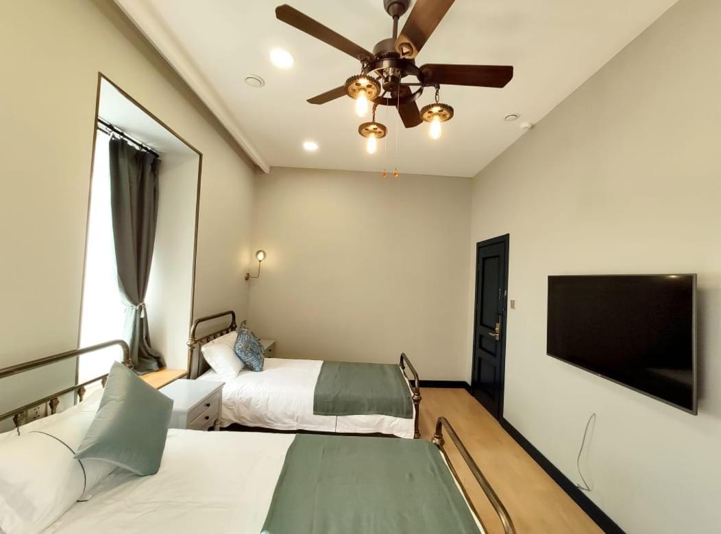 Qin Boutique Hotel ティビリシ エクステリア 写真
