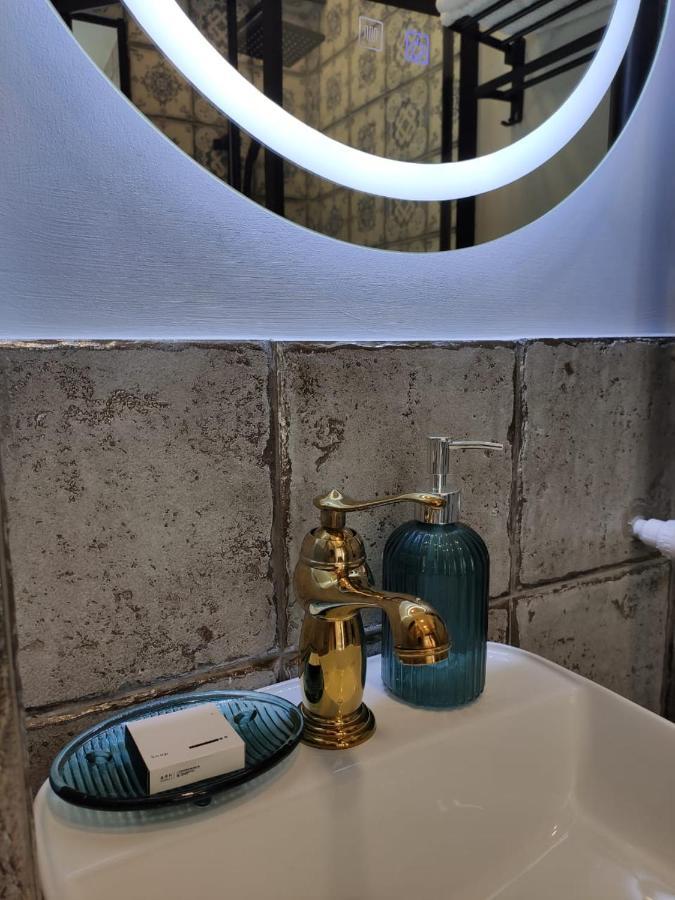 Qin Boutique Hotel ティビリシ エクステリア 写真