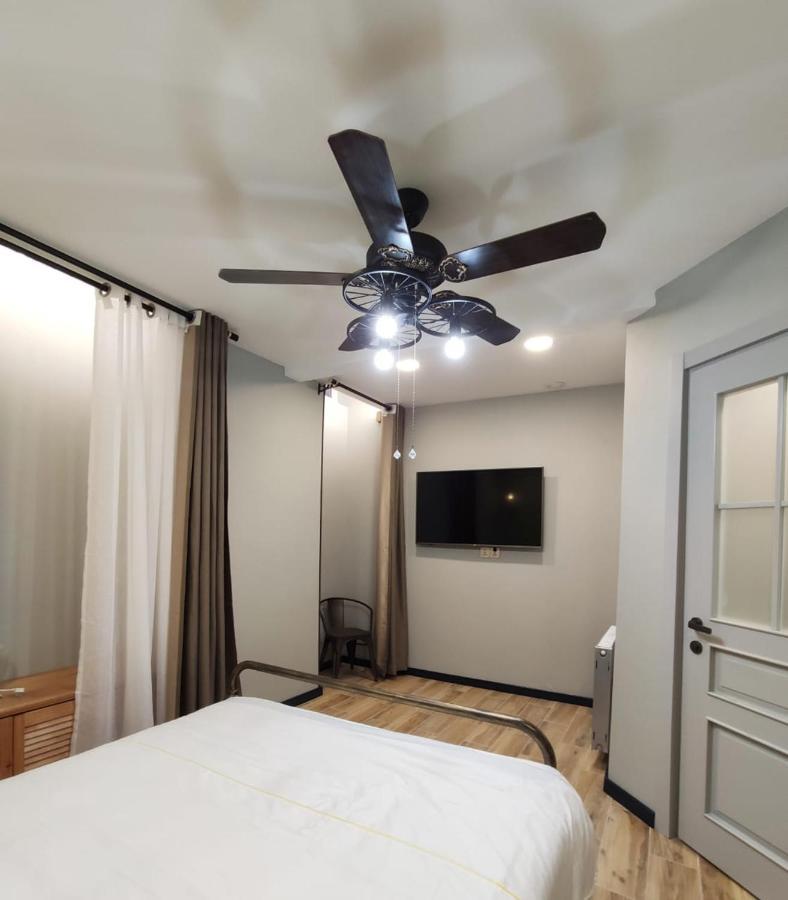 Qin Boutique Hotel ティビリシ エクステリア 写真
