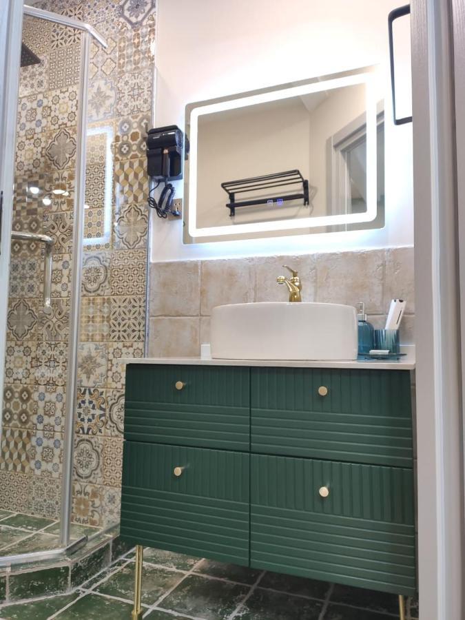 Qin Boutique Hotel ティビリシ エクステリア 写真