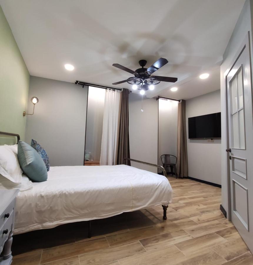 Qin Boutique Hotel ティビリシ エクステリア 写真