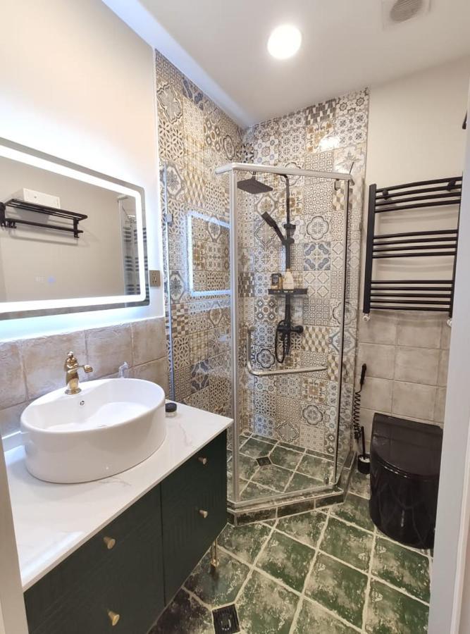 Qin Boutique Hotel ティビリシ エクステリア 写真
