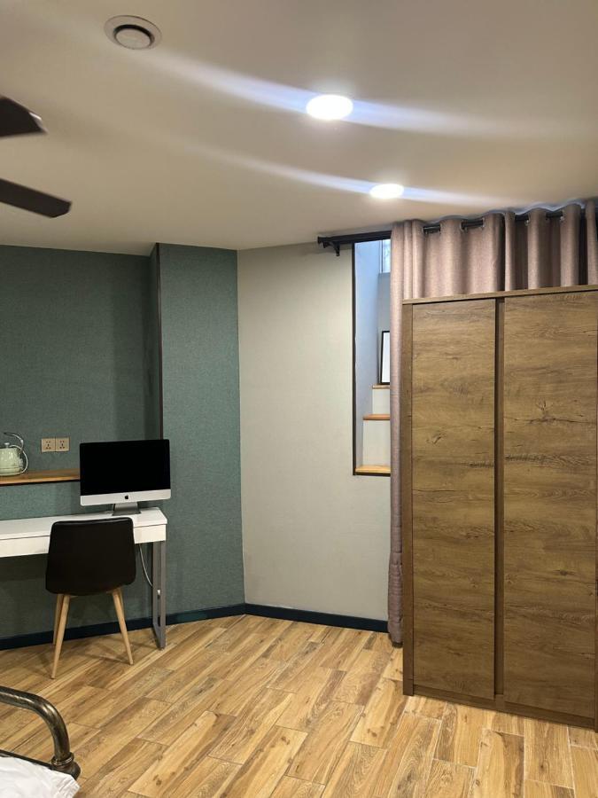 Qin Boutique Hotel ティビリシ エクステリア 写真